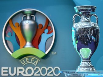 Am 17. März entscheidet die Europäische Fußball-Union über eine Verlegung der Fußball-Europameisterschaft 2020. Foto: Facundo Arrizabalaga/EPA/dpa Am 17. März entscheidet die Europäische Fußball-Union über eine Verlegung der Fußball-Europameisterschaft 2020. Foto: Facundo Arrizabalaga/EPA/dpa