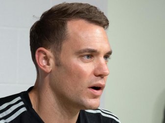 Macht sich wegen der Corona-Krise Gedanken über einen Gehaltsverzicht beim FC Bayern: Manuel Neuer. Foto: Federico Gambarini/dpa