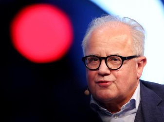 Durch die Verschiebung der EM in den Sommer 2021 hat der Deutsche Fußball-Bund mehr Optionen: DFB-Präsident Fritz Keller. Foto: Roland Weihrauch/dpa Durch die Verschiebung der EM in den Sommer 2021 hat der Deutsche Fußball-Bund mehr Optionen: DFB-Präsident Fritz Keller. Foto: Roland Weihrauch/dpa