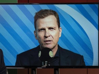 Ist bereit auf einen Teil seines Gehalts zu verzichten: DFB-Direktor Oliver Bierhoff nimmt an einer Video-Pressekonferenz des DFB teil. Foto: Thomas Böcker/DFB/dpa