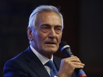 Der italienische Fußballverband FIGC ist für eine Senkung der hohen Spielergehälter Verbands-Präsident Gabriele Gravina. Foto: Vincenzo Livieri/LaPresse via ZUMA Press/dpa Der italienische Fußballverband FIGC ist für eine Senkung der hohen Spielergehälter Verbands-Präsident Gabriele Gravina. Foto: Vincenzo Livieri/LaPresse via ZUMA Press/dpa