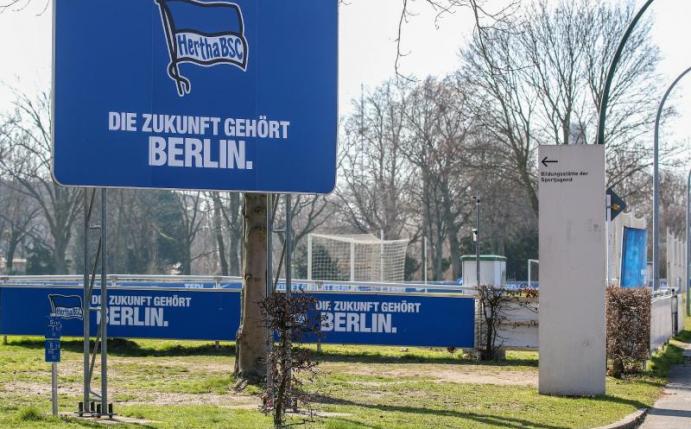 Hertha BSC hat bis zum 3. April Betriebsferien angeordnet. Foto: Andreas Gora/dpa