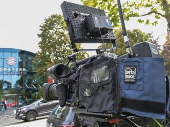 Ohne TV-Erlöse drohen Fußballklubs große Probleme Ohne TV-Erlöse drohen Fußballklubs große Probleme