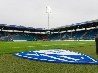 Der VfL Bochum hat die Beleuchtung im Stadion eingeschaltet und sich an einer Solidaraktion beteiligt. Foto: Guido Kirchner/dpa Der VfL Bochum hat die Beleuchtung im Stadion eingeschaltet und sich an einer Solidaraktion beteiligt. Foto: Guido Kirchner/dpa