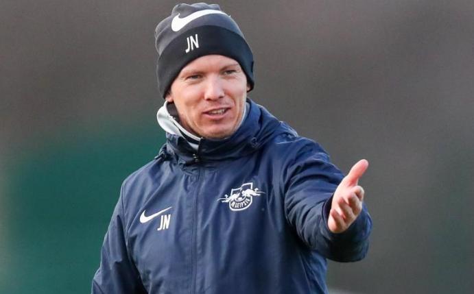 Leipzigs Trainer Julian Nagelsmann bat seine Spieler wieder zu Training. Foto: Jan Woitas/dpa-Zentralbild/dpa