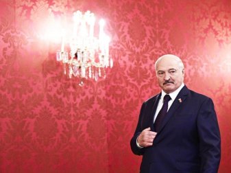 Weißrusslands Präsident Alexander Lukaschenko hatte Einschränkungen in anderen Ländern wegen des Coronavirus als Panikmache kritisiert. Foto: Hans Punz/APA/dpa Weißrusslands Präsident Alexander Lukaschenko hatte Einschränkungen in anderen Ländern wegen des Coronavirus als Panikmache kritisiert. Foto: Hans Punz/APA/dpa