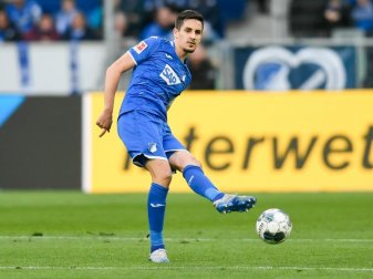 Benjamin Hübner möchte die Saison unbedingt zu Ende spielen. Foto: Tom Weller/dpa