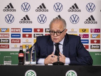 Rechnet nicht mit Olympischen Spielen im Sommer: DFB-Präsident Fritz Keller. Foto: Thomas Böcker/DFB/dpa Rechnet nicht mit Olympischen Spielen im Sommer: DFB-Präsident Fritz Keller. Foto: Thomas Böcker/DFB/dpa