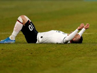 Nun infizierten sich noch zwei Staff-Mitglieder der SGE Nun infizierten sich noch zwei Staff-Mitglieder der SGE