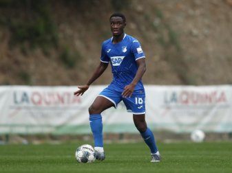Diadie Samassékou spielt in der Bundesliga für die TSG 1899 Hoffenheim. Foto: Friso Gentsch/dpa Diadie Samassékou spielt in der Bundesliga für die TSG 1899 Hoffenheim. Foto: Friso Gentsch/dpa