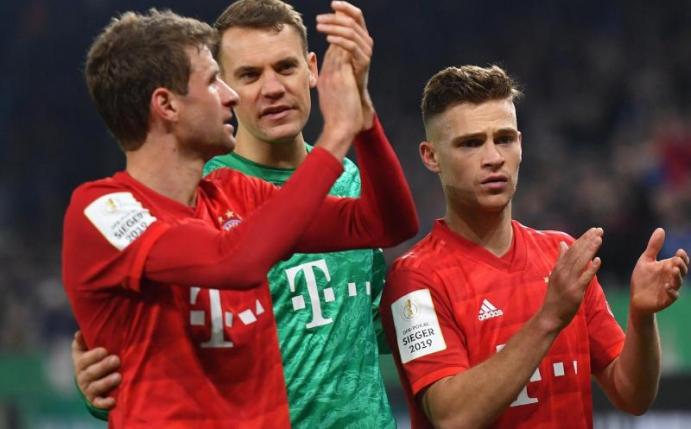 Die deutschen Champions-League-Clubs um den FC Bayern München wollen die anderen Bundesliga-Teams unterstützen. Foto: Bernd Thissen/dpa