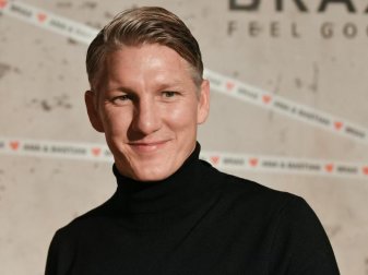 Bastian Schweinsteiger tauchte plötzlich im Video-Training der Bayern auf. Foto: Jens Kalaene/zb/dpa Bastian Schweinsteiger tauchte plötzlich im Video-Training der Bayern auf. Foto: Jens Kalaene/zb/dpa