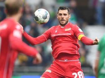 Die Profis um Union-Kapitän Christopher Trimmel sollen nun ab dem 6. April wieder auf dem Trainingsgelände trainieren. Foto: Carmen Jaspersen/dpa Die Profis um Union-Kapitän Christopher Trimmel sollen nun ab dem 6. April wieder auf dem Trainingsgelände trainieren. Foto: Carmen Jaspersen/dpa