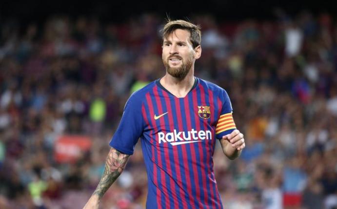 Auch Superstar Lionel Messi bekommt weniger Gehalt vom FC Barcelona. Foto: Joan Valls/Urbanandsport/gtres/dpa