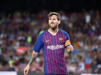 Auch Superstar Lionel Messi bekommt weniger Gehalt vom FC Barcelona. Foto: Joan Valls/Urbanandsport/gtres/dpa Auch Superstar Lionel Messi bekommt weniger Gehalt vom FC Barcelona. Foto: Joan Valls/Urbanandsport/gtres/dpa