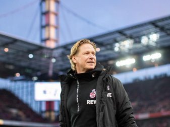 Kölns Trainer Markus Gisdol versammelte seine Mannschaft im Geißbockheim-Restaurant. Foto: Marcel Kusch/dpa Kölns Trainer Markus Gisdol versammelte seine Mannschaft im Geißbockheim-Restaurant. Foto: Marcel Kusch/dpa