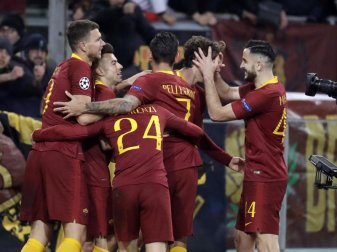 Die Spieler von AS Rom hoffen auch, dass bald wieder der Ball rollt. Foto: Andrew Medichini/AP/dpa Die Spieler von AS Rom hoffen auch, dass bald wieder der Ball rollt. Foto: Andrew Medichini/AP/dpa