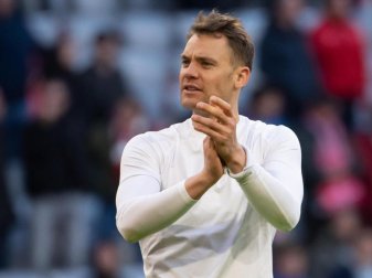 Angeblich bietet Rekordmeister Bayern München Torhüter Manuel Neuer einen neuen Kontrakt bis zum Sommer 2023. Foto: Sven Hoppe/dpa Angeblich bietet Rekordmeister Bayern München Torhüter Manuel Neuer einen neuen Kontrakt bis zum Sommer 2023. Foto: Sven Hoppe/dpa