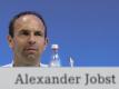 Verzichtet auch auf einen Teil seines Gehalts: Schalkes Vorstand Alexander Jobst. Foto: Tim Rehbein/dpa
