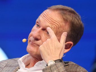 Lobt die Einigkeit der Clubs während der Corona-Krise: Hans-Joachim Watzke, Geschäftsführer des BVB,. Foto: Roland Weihrauch/dpa Lobt die Einigkeit der Clubs während der Corona-Krise: Hans-Joachim Watzke, Geschäftsführer des BVB,. Foto: Roland Weihrauch/dpa