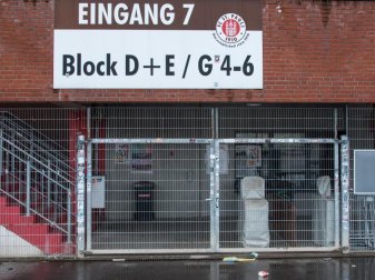 Der FC St. Pauli darf nicht in Kleingruppen trainieren. Foto: Daniel Bockwoldt/dpa Der FC St. Pauli darf nicht in Kleingruppen trainieren. Foto: Daniel Bockwoldt/dpa
