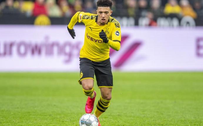 Man United oder auch FC Chelsea sollen großes Interesse am Engländer Jadon Sancho haben. Foto: David Inderlied/dpa