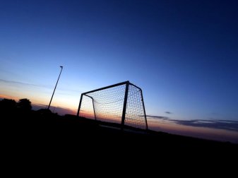 Auch im Amateurfußball rollt der Ball derzeit nicht. Foto: picture alliance / Karl-Josef Hildenbrand/dpa