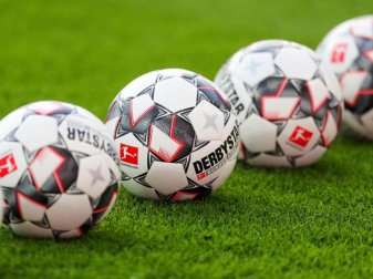 Die Corona-Pause stellt viele Fußball-Clubs vor wirtschaftliche Probleme. Foto: Jan Woitas/dpa-Zentralbild/dpa Die Corona-Pause stellt viele Fußball-Clubs vor wirtschaftliche Probleme. Foto: Jan Woitas/dpa-Zentralbild/dpa