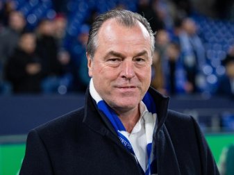 Sorgt sich wegen der Corona-Krise um Schalke 04: Vorstandsboss Clemens Tönnies. Foto: Guido Kirchner/dpa Sorgt sich wegen der Corona-Krise um Schalke 04: Vorstandsboss Clemens Tönnies. Foto: Guido Kirchner/dpa