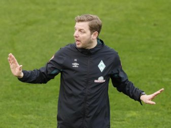 Kann noch nicht mit dem Training in Kleingruppen beginnen: Florian Kohfeldt, Trainer des SV Werder Bremen. Foto: Clara Margais/dpa Kann noch nicht mit dem Training in Kleingruppen beginnen: Florian Kohfeldt, Trainer des SV Werder Bremen. Foto: Clara Margais/dpa