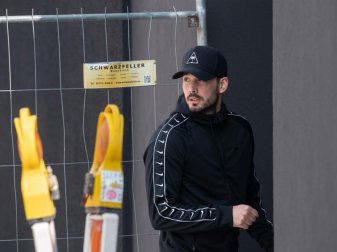 Hat seine Vertragsgespräche mit dem BVB vorerst verschoben: Keeper Roman Bürki. Foto: Bernd Thissen/dpa Hat seine Vertragsgespräche mit dem BVB vorerst verschoben: Keeper Roman Bürki. Foto: Bernd Thissen/dpa