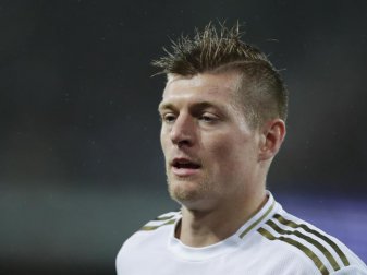 In Spanien wegen seiner Äußerungen zum Gehaltsverzicht in der Kritik: Real-Star Toni Kroos. Foto: Manu Fernandez/AP/dpa