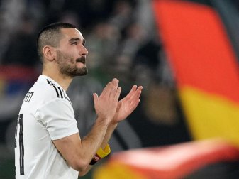 Hat mit einer Video-Botschaft den Mitarbeitern des Klinikums Nürnberg Mut gemacht: Ilkay Gündogan. Foto: Peter Steffen/dpa