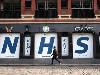 Der National Health Service (NHS) soll Spenden von Fußball-Profis der Premier League erhalten. Foto: Andrew Milligan/PA Wire/dpa Der National Health Service (NHS) soll Spenden von Fußball-Profis der Premier League erhalten. Foto: Andrew Milligan/PA Wire/dpa
