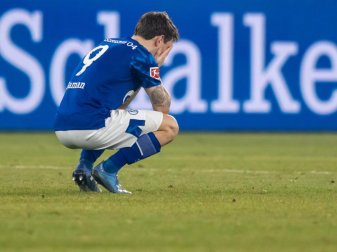 Nach einem schwachen Geschäftsjahr ist der FC Schalke 04 in dieser Saison auf jeden Cent angewiesen. Foto: Bernd Thissen/dpa