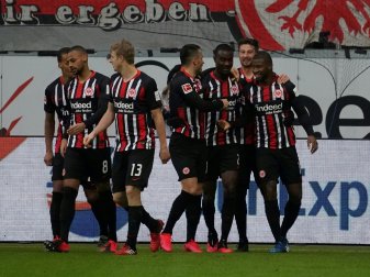 Die SGE-Spieler verzichten auf 20 Prozent ihres Gehalts Die SGE-Spieler verzichten auf 20 Prozent ihres Gehalts