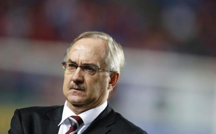 Uli Stielike wird seine Trainer-Karriere nach dieser Saison beenden. Foto: Jeon Heon-Kyun/EPA/dpa