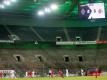 Gehören wohl vorerst zum Bundesliga-Bild: Geisterspiele vor leeren Rängen. Foto: Roland Weihrauch/dpa