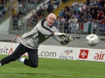 Englands Ex-Nationaltorhüter Peter Bonetti ist tot Englands Ex-Nationaltorhüter Peter Bonetti ist tot