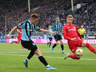 Noch ist nicht sicher, wie es mit der 3. Fußball-Liga wegen der Corona-Krise weitergeht. Foto: Michael Deines/dpa Noch ist nicht sicher, wie es mit der 3. Fußball-Liga wegen der Corona-Krise weitergeht. Foto: Michael Deines/dpa