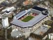 Der 1. FC Kaiserslautern will die Zahlungen an die städtische Stadiongesellschaft zunächst einstellen. Foto: Ronald Wittek/dpa