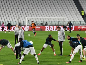 Die Serie-A-Klubs beschäftigen sich mit Neustart-Plänen Die Serie-A-Klubs beschäftigen sich mit Neustart-Plänen