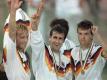Pierre Littbarski (M) gewann mit der deutschen Fußball-Nationalmannschaft 1990 den WM-Titel. Foto: picture alliance / dpa