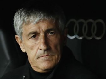 Barcelonas Trainer Quique Setién hat erneut eindringlich vor einem überhasteten Neustart der spanischen Fußballliga gewarnt. Foto: Manu Fernandez/AP/dpa Barcelonas Trainer Quique Setién hat erneut eindringlich vor einem überhasteten Neustart der spanischen Fußballliga gewarnt. Foto: Manu Fernandez/AP/dpa