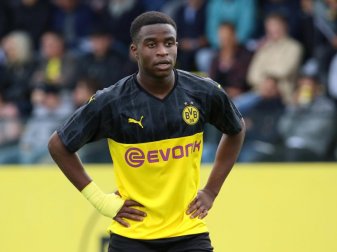 Steht kurz davor, der bis dato jüngste Bundesliga-Spieler zu werden: Dortmunds Youssoufa Moukoko. Foto: Revierfoto/dpa Steht kurz davor, der bis dato jüngste Bundesliga-Spieler zu werden: Dortmunds Youssoufa Moukoko. Foto: Revierfoto/dpa