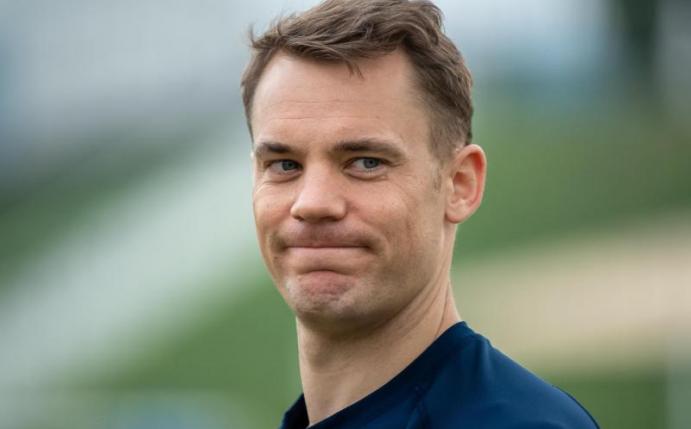 Torwart Manuel Neuer ist gerade in Vertragsverhandlungen mit dem FC Bayern München. Foto: Peter Kneffel/dpa