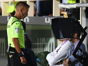 Bei einem Serie-A-Neustart gäbe es Änderungen beim VAR Bei einem Serie-A-Neustart gäbe es Änderungen beim VAR