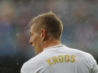 Könnte mit dem Starensemble von Real Madrid die Saison in einem kleinen Stadion beenden: Toni Kroos. Foto: Bernat Armangue/AP/dpa Könnte mit dem Starensemble von Real Madrid die Saison in einem kleinen Stadion beenden: Toni Kroos. Foto: Bernat Armangue/AP/dpa
