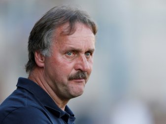 Neururer steht vor Engagement als Nationaltrainer Neururer steht vor Engagement als Nationaltrainer