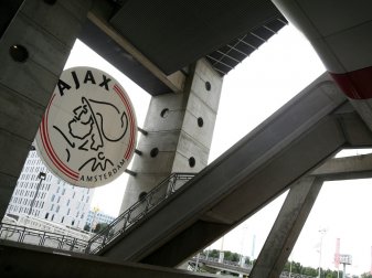 Auch bei Ajax Amsterdam wird der Ball wohl ruhen müssen Auch bei Ajax Amsterdam wird der Ball wohl ruhen müssen